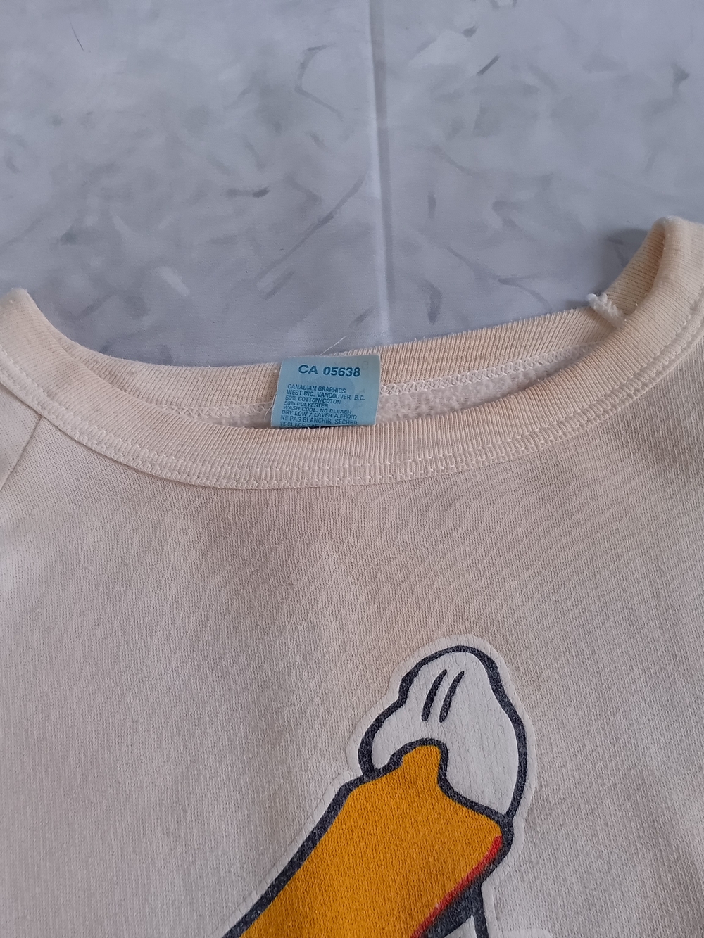 Vintage 1988 DUCK Just Hanging Out In Toronto Crewneck Sweater Unisex - Picture 10 of 14
